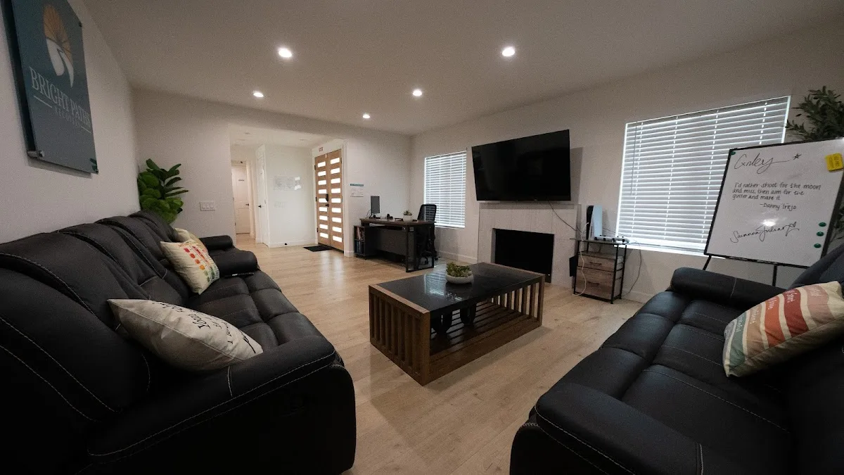 Bright Paths Recovery - Photo 3