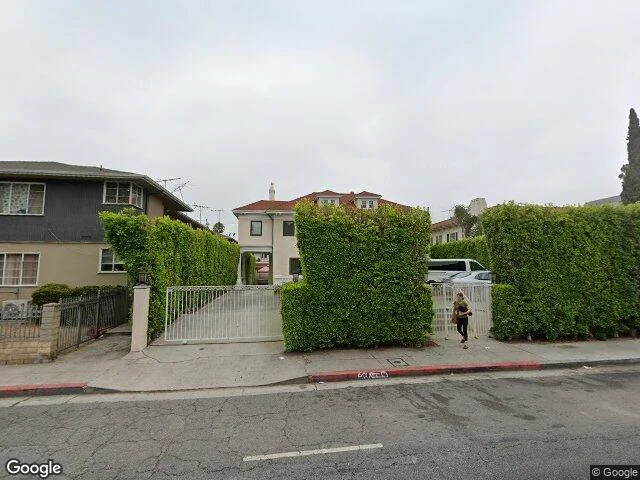Friendly House LA - Photo 2