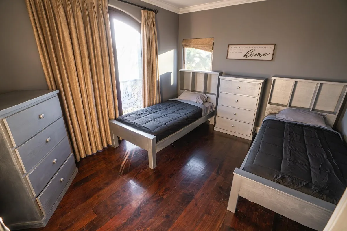 Design For Recovery - Sober Living in Los Angeles - Photo 3