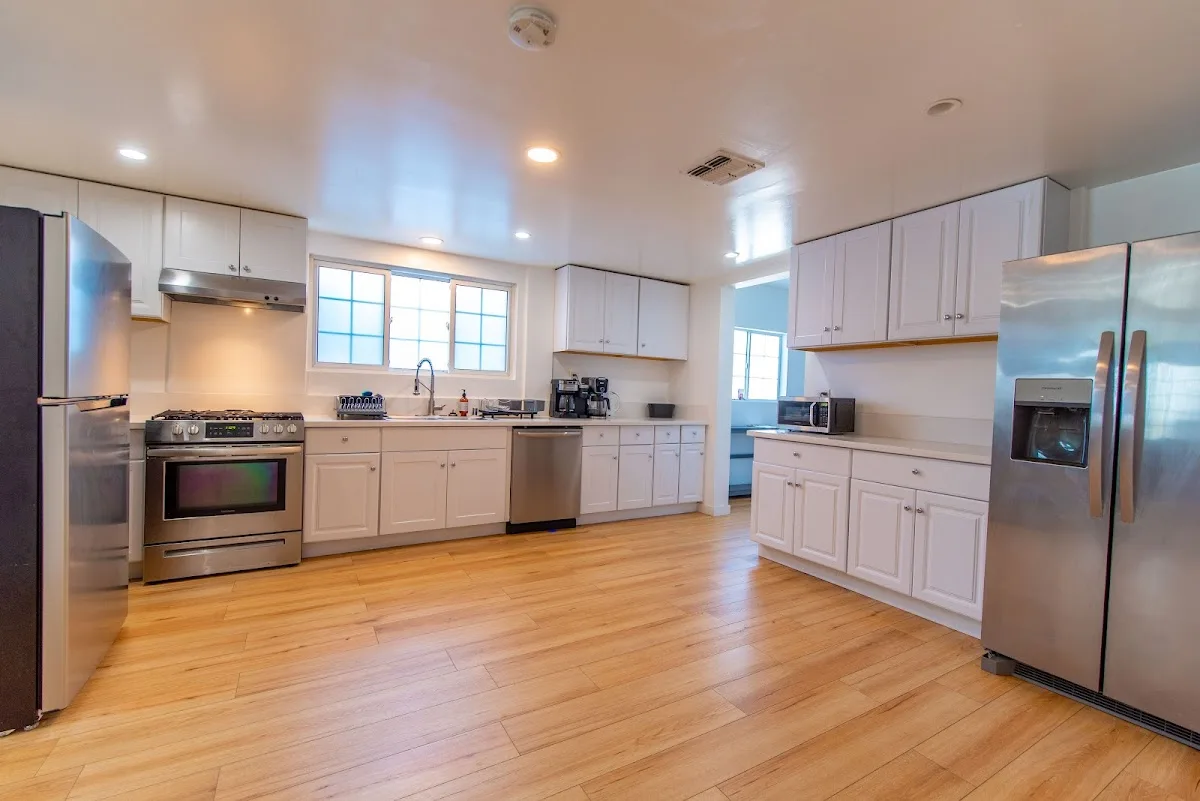 Living Now Sober Living Los Angeles - Photo 2