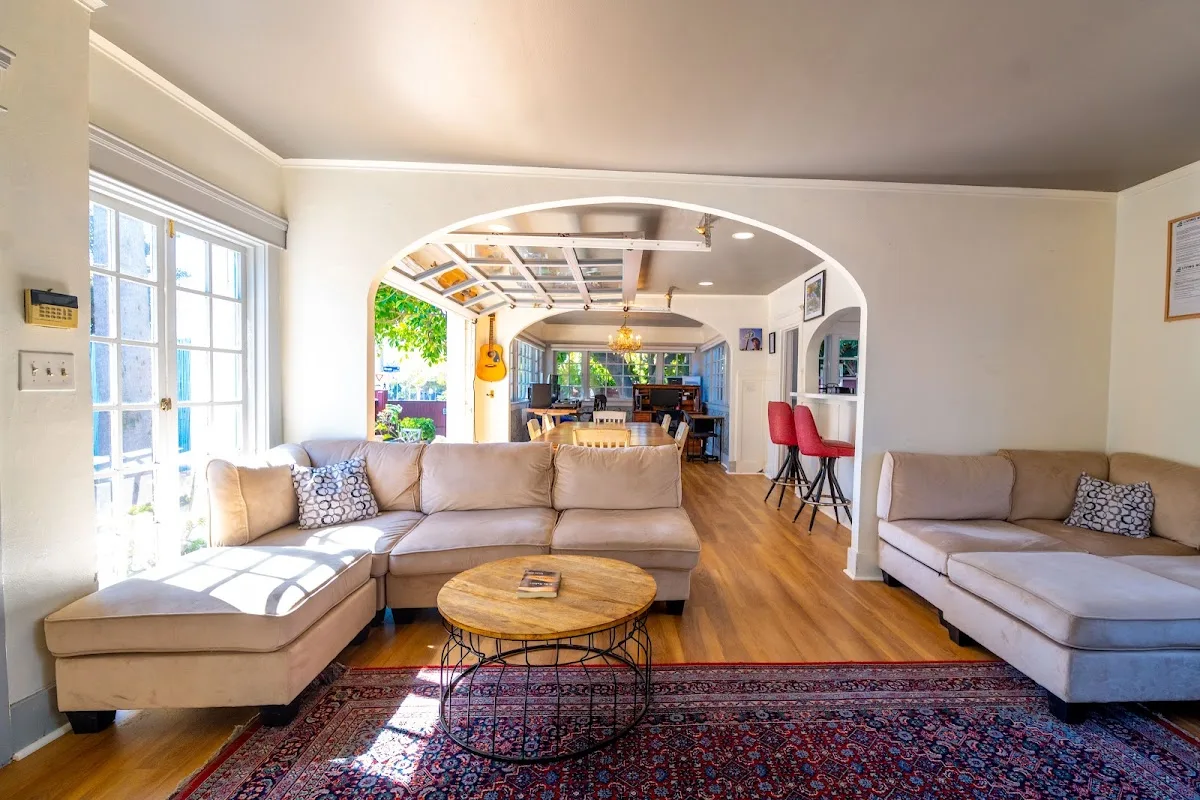 Living Now Sober Living Los Angeles - Photo 3