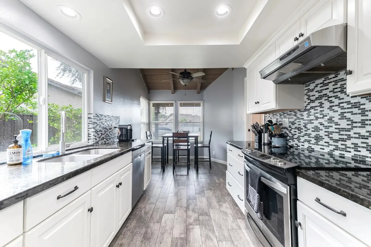 The Park House Sober Living - Photo 4