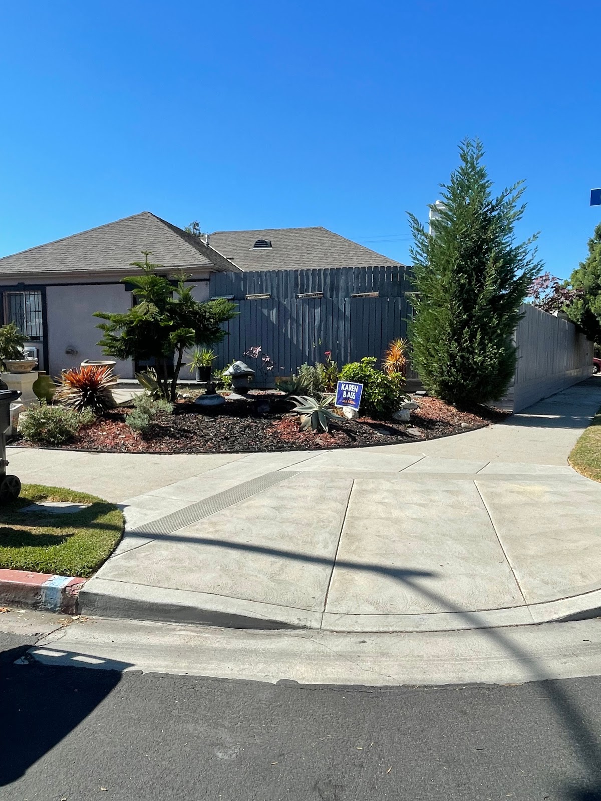 Friends Helping Friends LA - Photo 5