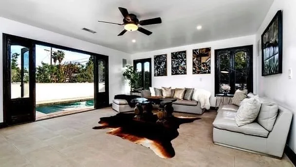 Tarzana Recovery Center - Photo 2