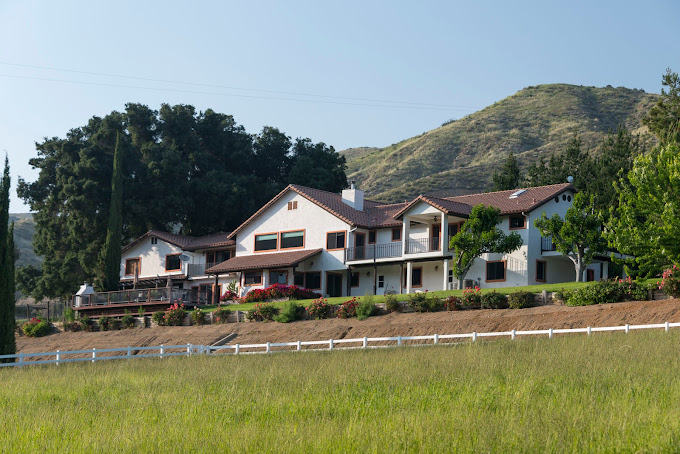 Benchmark Transitions - Photo 1